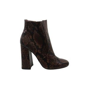 STEVE MADDEN: BLACK PLATFORMS: 8.5